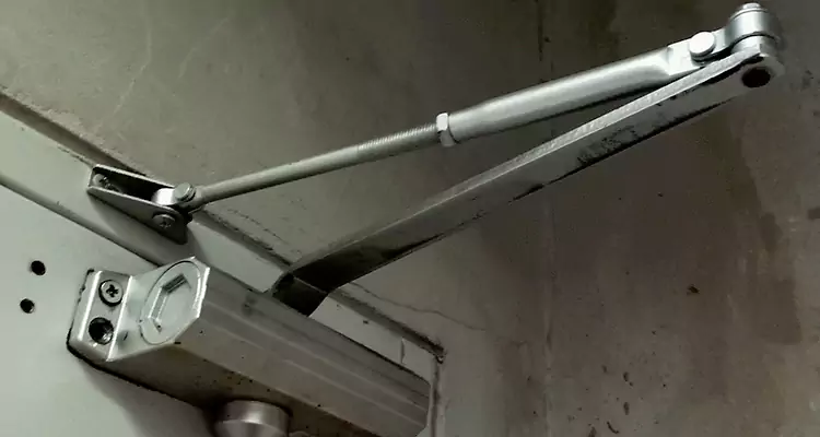 Door Closer Parallel Arm Installation in Englewood, FL